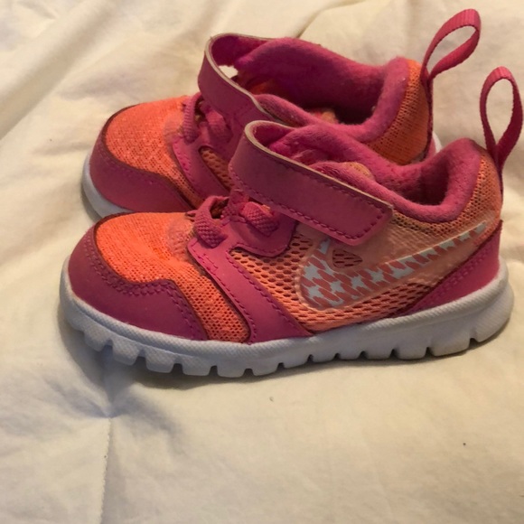 baby girl nike shoes size 5